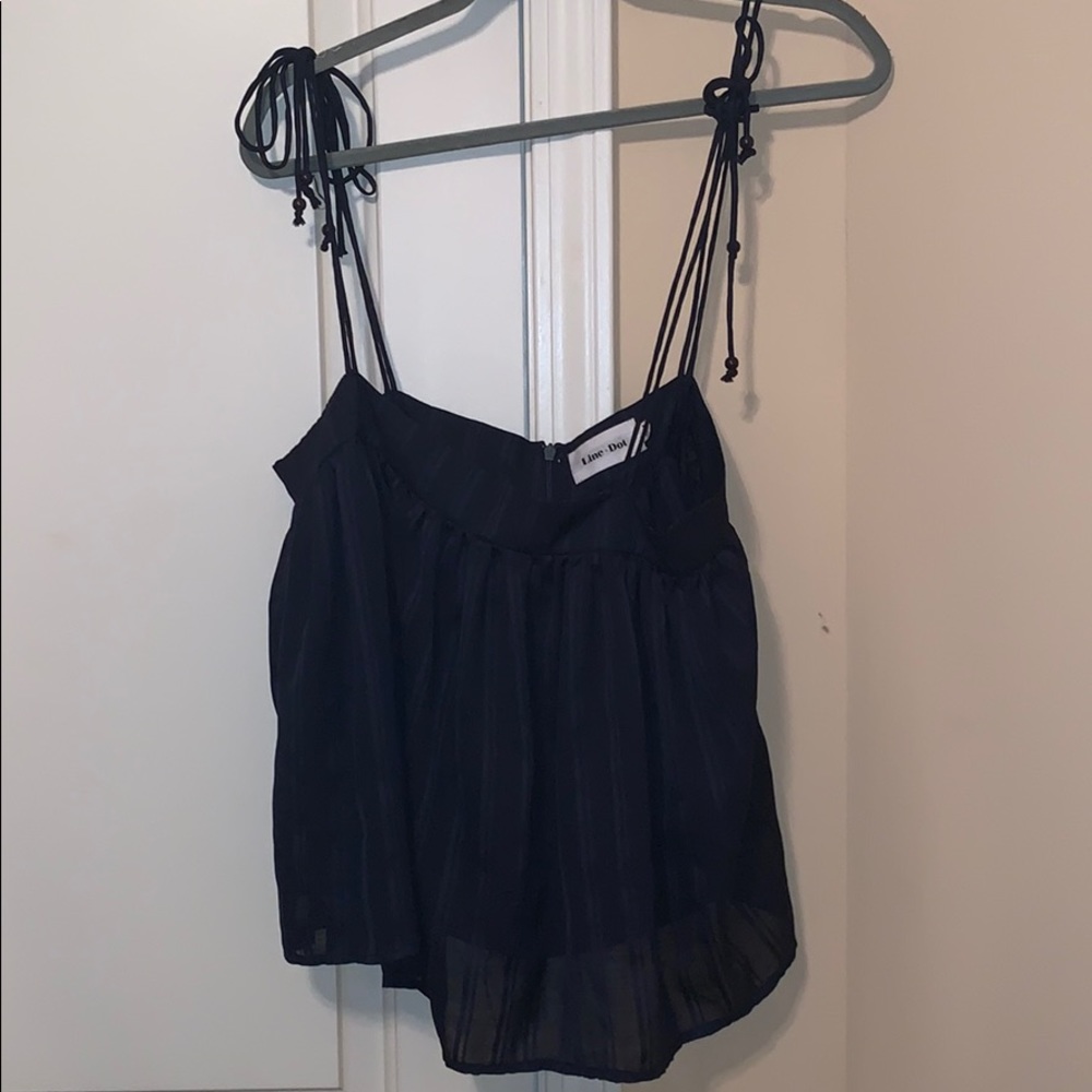 Line and dot top